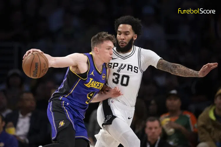 Reaves marca 30 pontos, Doncic quase alcança um triplo-duplo na vitória dos Lakers por 125 a 109 sobre os Spurs